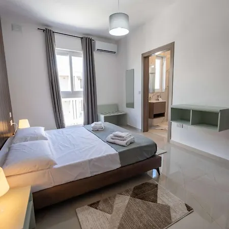 Swieqi Brand New 3bdr - Fl3 דירה *